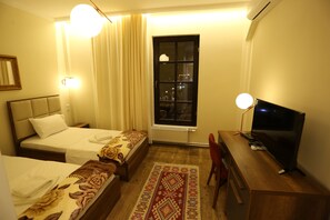 Economy Twin Room, City View | Minibar, free cribs/infant beds, free WiFi - Hotel Edi Imperial (Prizren)