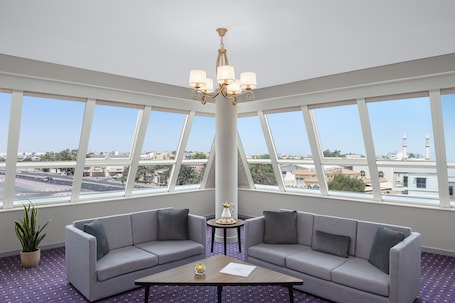 1 bedroom, premium bedding, minibar, in-room safe