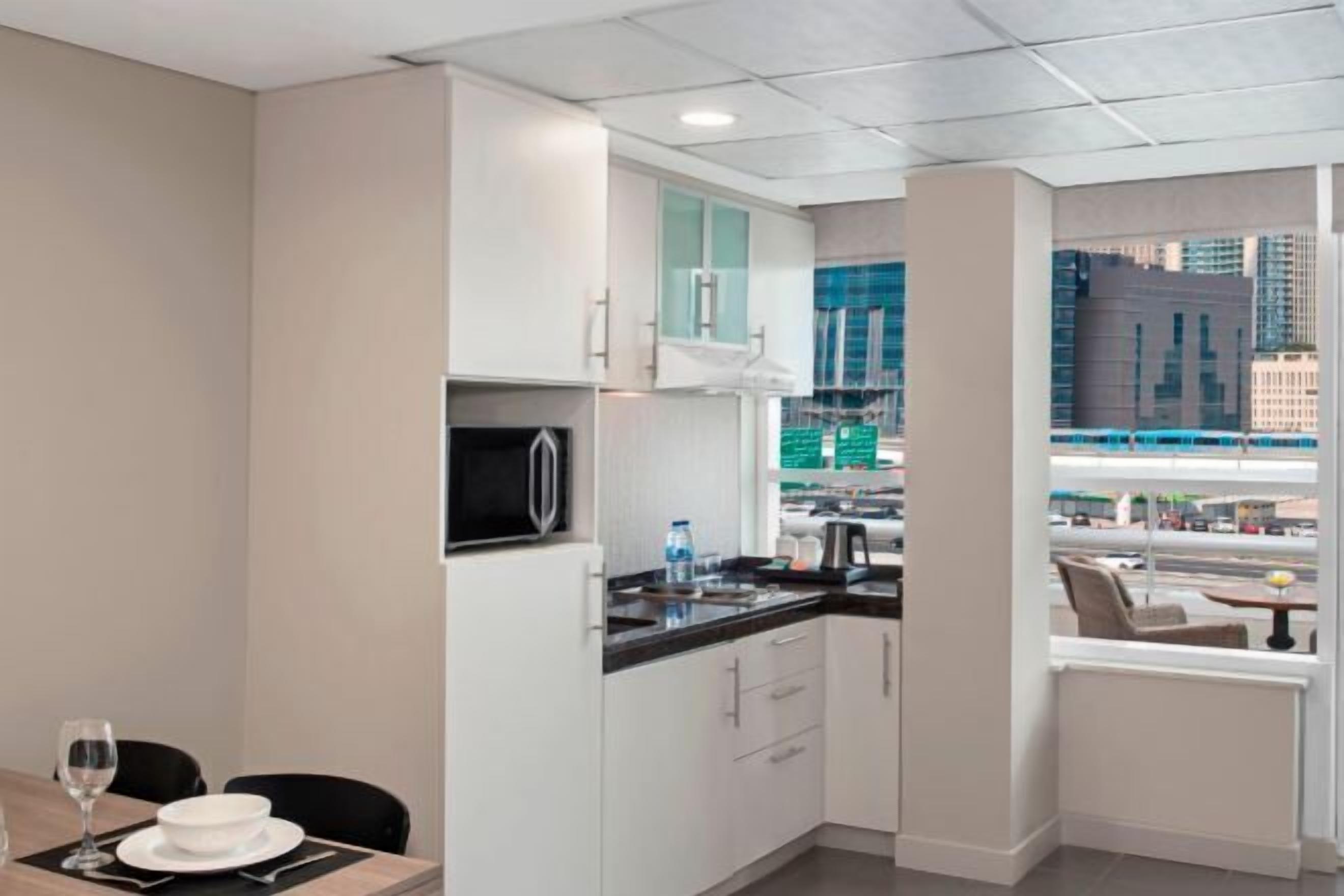 Private kitchen | Fridge, microwave, stovetop, toaster