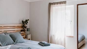 1 bedroom, WiFi, bed sheets