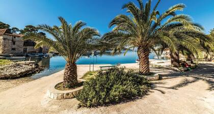 Preciosa casa en Drvenik Veliki