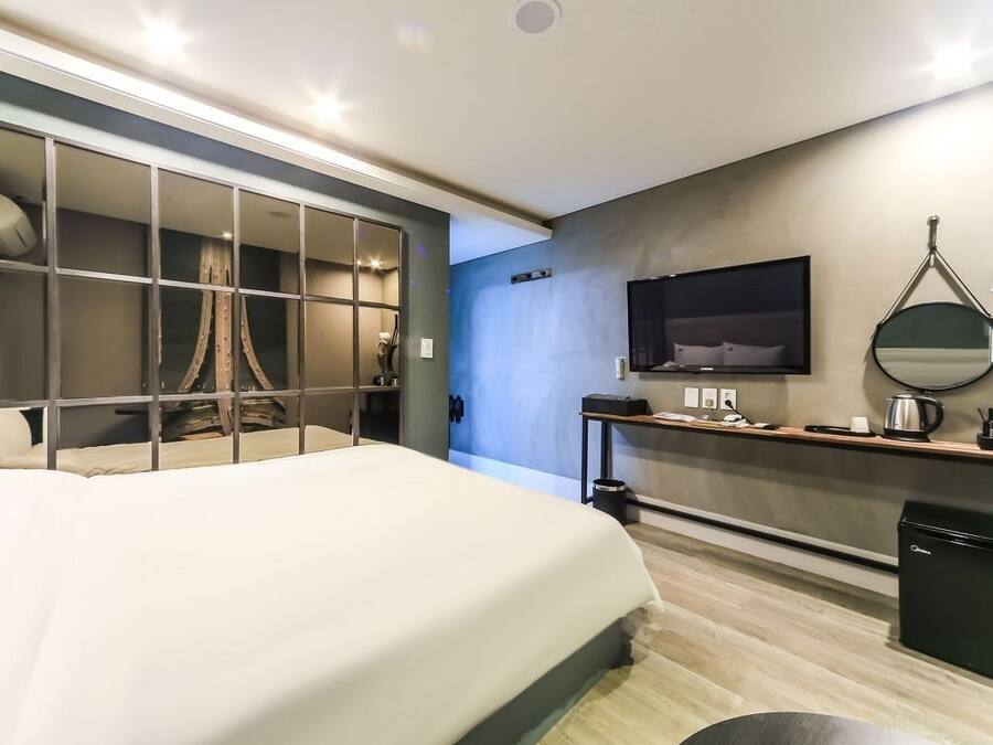 Egyptian cotton sheets, premium bedding, memory foam beds, free minibar