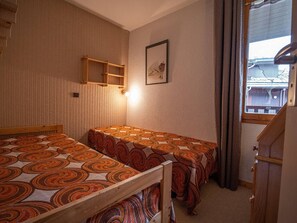 2 bedrooms