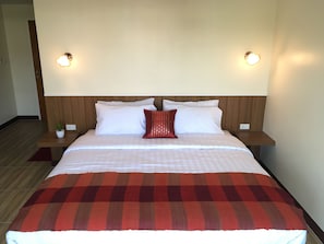 Deluxe Double Room, 1 King Bed | In-room safe, blackout curtains, rollaway beds, free WiFi - Baan Wanchart Bangkok Residences (Bangkok)