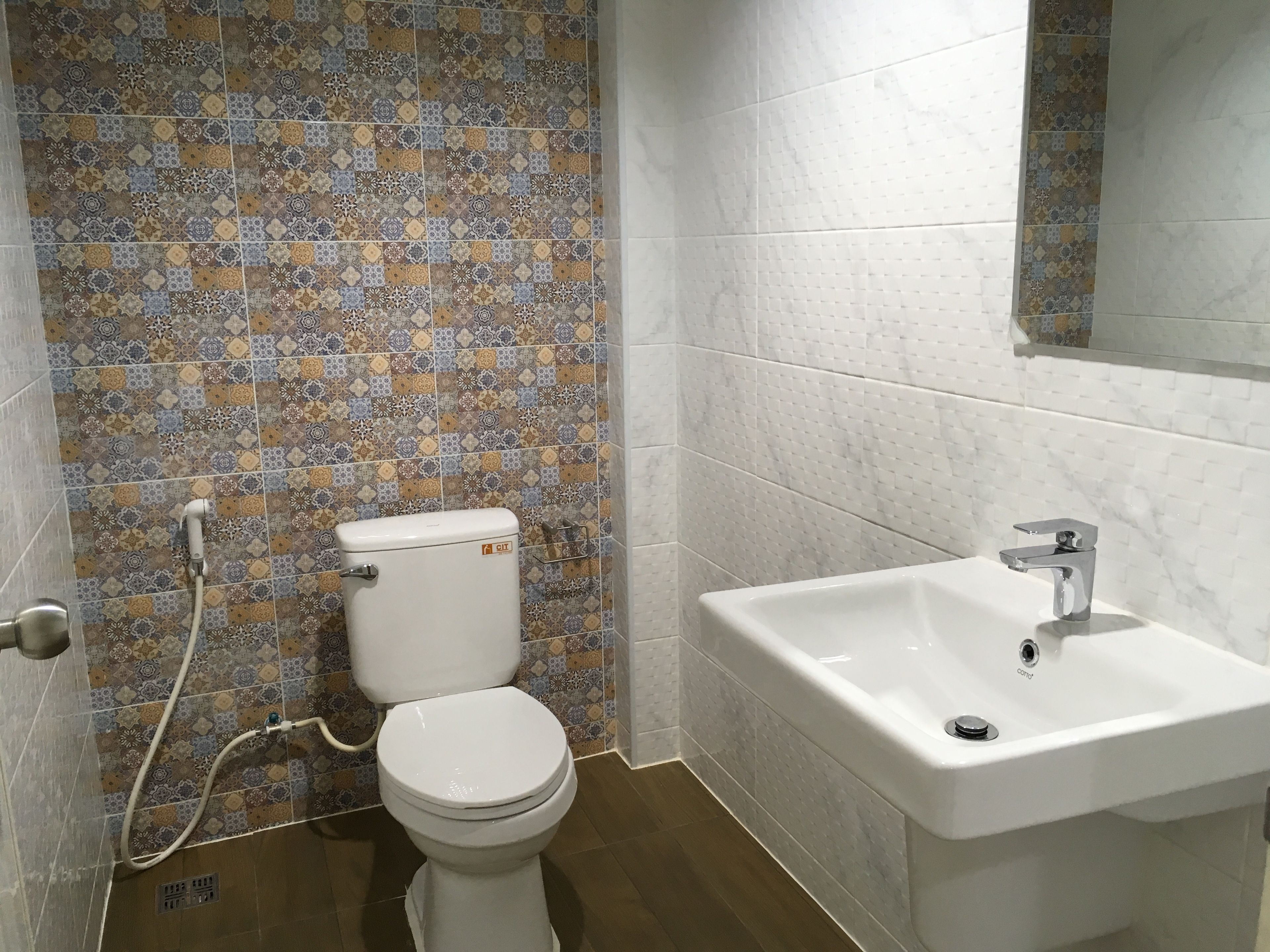 basic shared dormitory, 1 single bed (female only) | bathroom | shower, hair dryer, towels