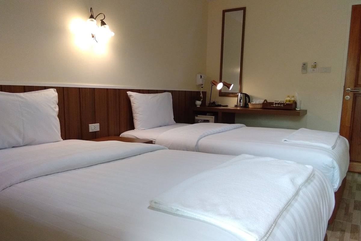 Superior Room | In-room safe, blackout curtains, rollaway beds, free WiFi