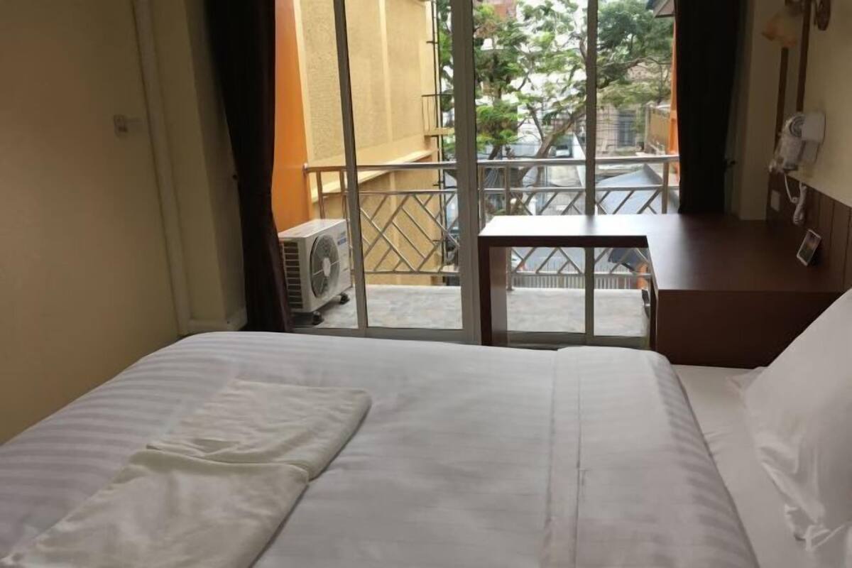 In-room safe, blackout curtains, rollaway beds, free WiFi