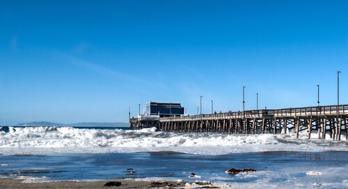 Fantastic Peninsula Beach & Bay Location – 11 Houses to the Sand!