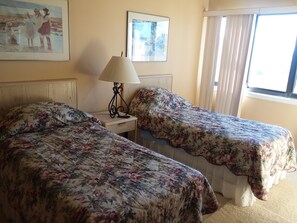 2 bedrooms, iron/ironing board, travel cot, free WiFi