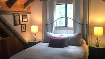 2 室のベッドルーム、デスク、アイロン / アイロン台、WiFi (無料)