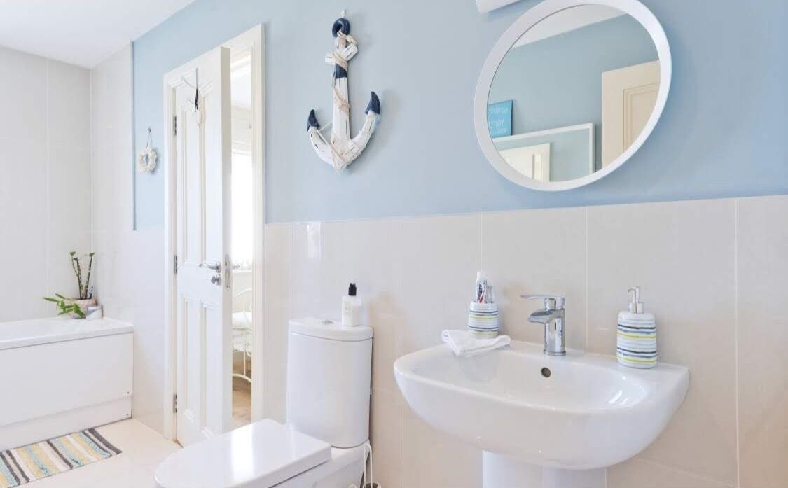Combined shower/tub, hair dryer, towels, soap