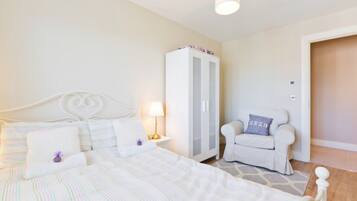 3 bedrooms, free WiFi, bed sheets