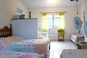 Minibar, giường gấp/giường phụ (phụ phí), bộ trải giường 