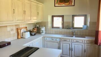 冰箱、微波炉、炉灶、洗碗机