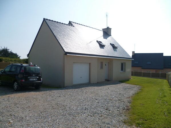 Exterior - House at Camaret-sur-mer, quiet on fenced 1km to port (Camaret-Sur-Mer)
