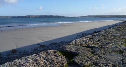 Camaret-sur-Mer, hiljainen aidattu 1km porttiin