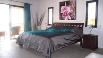 Dupleks Deluks, 2 Tempat Tidur Queen, Boleh Merokok, pemandangan laut | 2 kamar tidur, didekorasi berbeda-beda, dan Wi-Fi gratis