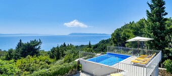 Ferienhaus in Tucepi,ruhige Lage,infinity Pool,Strandnah, Meerblick, WiFi, Grill