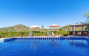 Outdoor pool - Beautiful home in Cómpeta (Cómpeta)