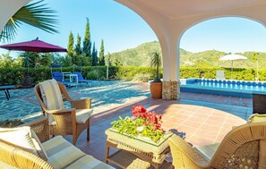 Outdoor pool - Beautiful home in Cómpeta (Cómpeta)