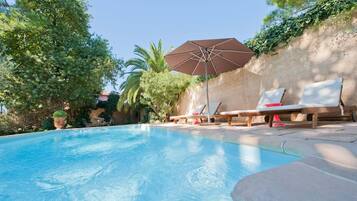 Piscine extérieure, piscine chauffée