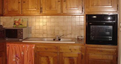 GĂźte de charme  avec terrasse  au sud Perigord noir et au pays du chĂątaignier