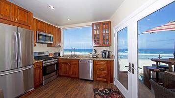 KylskÄp, mikrovÄgsugn, ugn och spishÀll