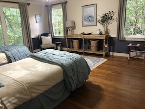 3 chambres, fer et planche à repasser, Wi-Fi, draps fournis