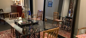 ショッピング、ダイニング、博物館のある歴史地区の中心にあります！