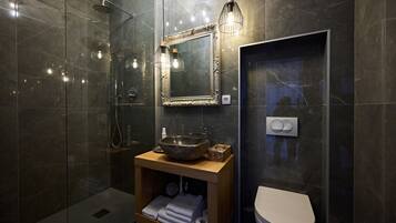 Deluxe Double Room, 1 King Bed (Hiša Ančka Boutique Hotel) | Bathroom | Shower, free toiletries, hair dryer, slippers
