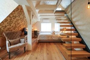 Minibar, in-room safe, individually decorated, individually furnished - Hiša Ančka, Boutique Hotel (Slovenj Gradec)