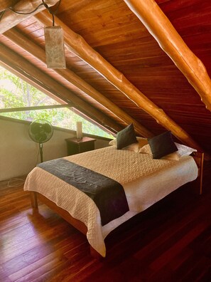 4 bedrooms, in-room safe, iron/ironing board, free WiFi