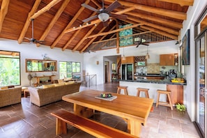 Dining - Tropical home in paradise!! (Malpais)