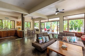 Smart TV, books, stereo - Tropical home in paradise!! (Malpais)