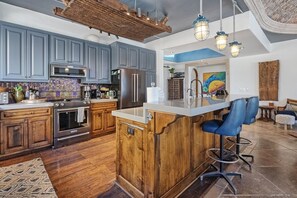 Fridge, microwave, oven, stovetop - Villa COCO PITA 3Bed BELLA Sirena Sleeps 10plus (Puerto Peñasco)