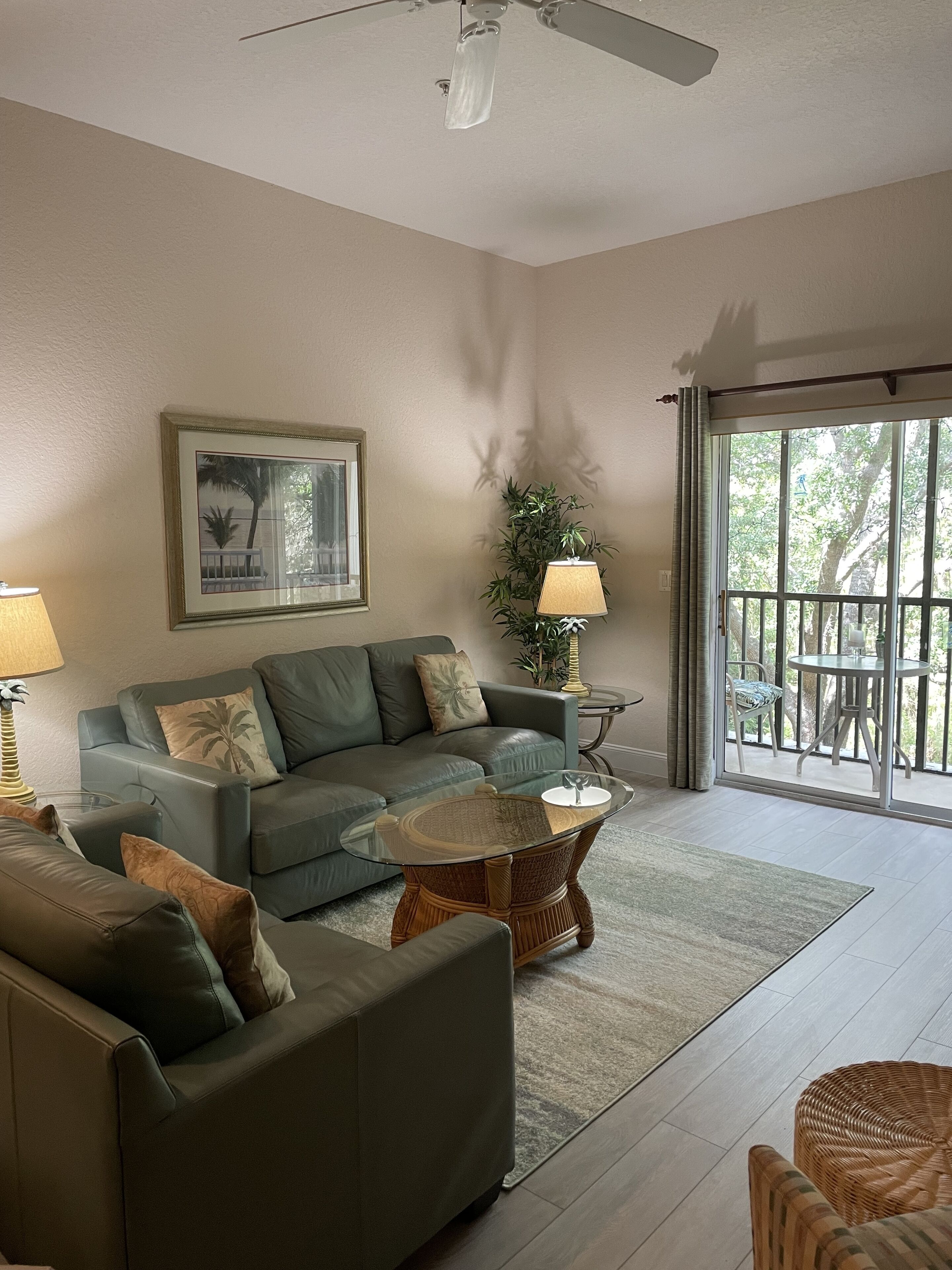 智能电视、电子游戏、DVD 播放器、桌上足球