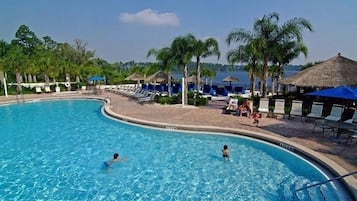 Piscine extérieure, piscine chauffée