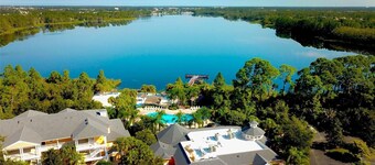 Luxury Resort Condo on Lake 10 Mins from Disney-Fab Amenities100+ 5 Star reviews