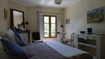 4 chambres, fer et planche Ă repasser, Wi-Fi, draps fournis