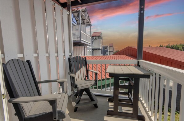 Property grounds - ML 235: Stylish Hideaway | Perfect Daycamp for Ski Day & Nights (Snowshoe)