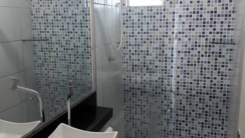 Duplex conforto, para não fumantes | Wi-Fi de cortesia, roupa de cama