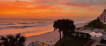 NEW YEARS EVE available!New living room furniture and 55” Smart TV! Reserve now!