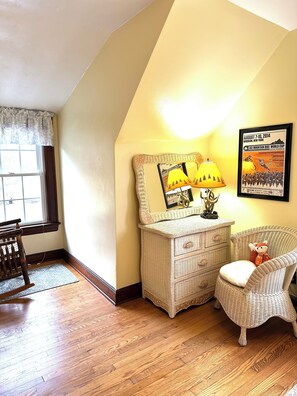 Interior - Red Fox Townhouse miniature golf & spa hot tub, corn hole, fire pit & BBQ grill (Windham)