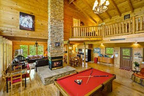 Älytelevisio, takka, videopelejä, DVD-soitin