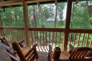 Property grounds - PRIVATE AND SPACIOUS LODGE: Hot Tub, Pool Table, Swing set, Fire Pit, Arcade (Sevierville)