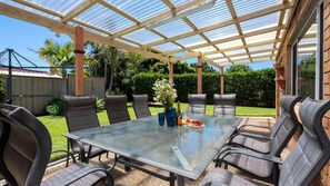 屋外ダイニングエリア