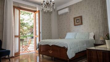 3 camere, una scrivania, insonorizzazione, ferro/asse da stiro