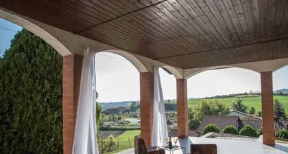 Casa Serena - Unique Retro/Classic Villa in Wine Country near Milan Terrace View