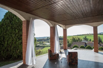 Casa Serena - Unique Retro/Classic Villa in Wine Country near Milan Terrace View