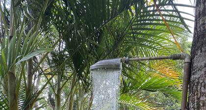 casa de veraneo, super arbolada, ambiente rural con las mayordomías de la ciudad ,.
